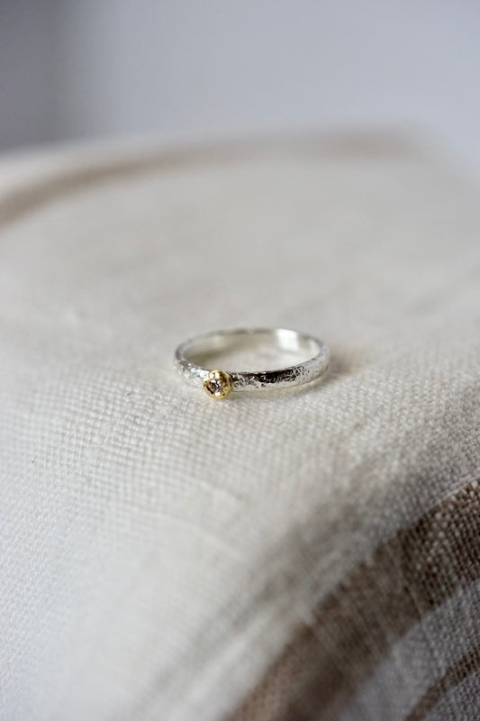 18ky bezel Ring .03ct diamond with sterling silver band - size 6.5