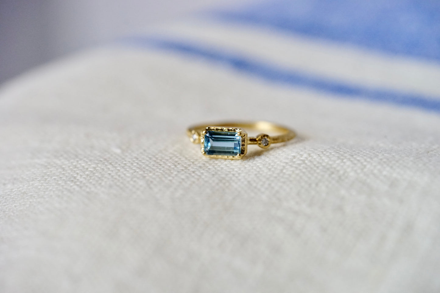 18ky 0.67ct Aqua Muguet Ring with 0.03ct diamonds - size 6.5