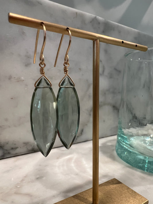 Rock Stella - Green Quartz medium marquise on hammered gold-fill simple wires