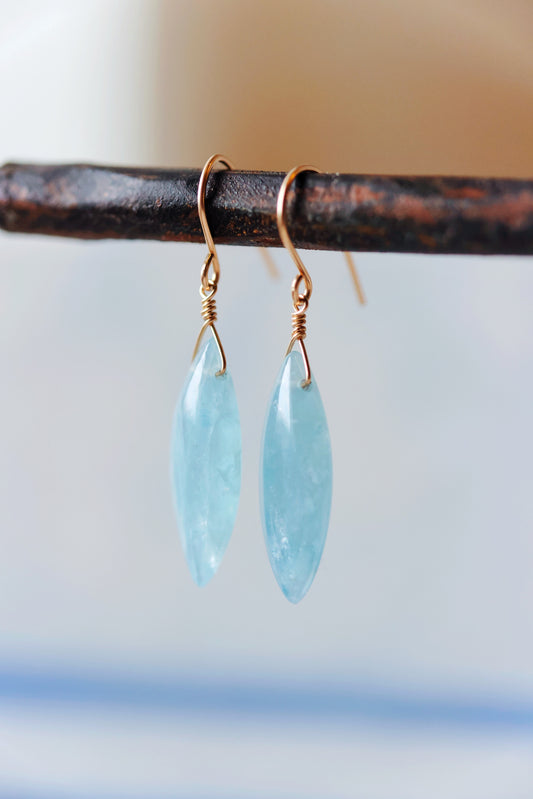 Rock Stella - Aquamarine medium marquise on hammered gold-fill simple wires
