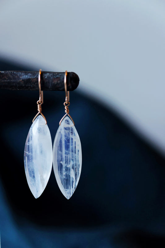 Rock Stella - Rainbow Moonstone marquise on hammered gold-fill simple wires