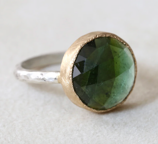 Yasuko Azuma - 7.47ct Green Tourmaline Ring in 18ky Gold on Sterling band - Size 6.5