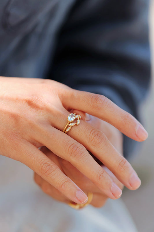 Yasuko Azuma - .5ct Aquamarine, 18ky - size 6.5