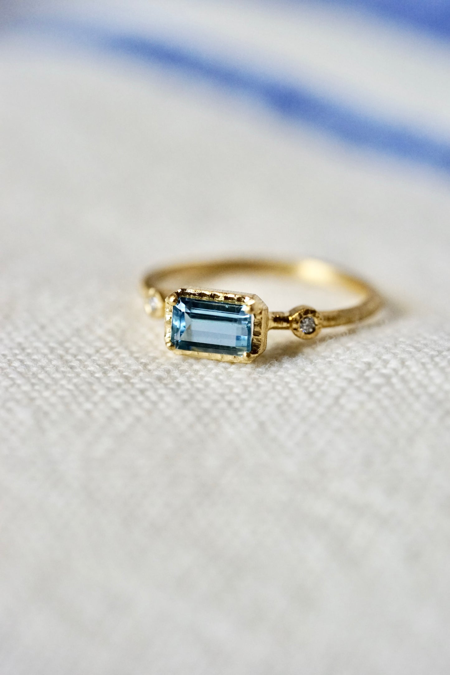 18ky 0.67ct Aqua Muguet Ring with 0.03ct diamonds - size 6.5