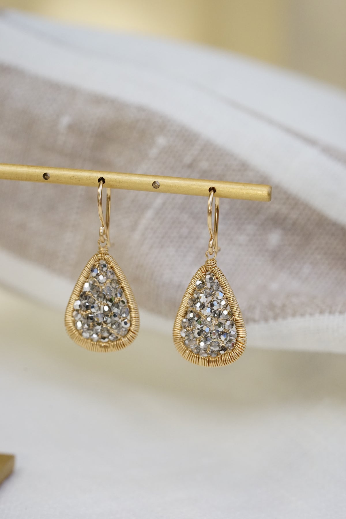 Dana Kellin - Plat Crystal Teardrop earrings w/ 14k fill wire