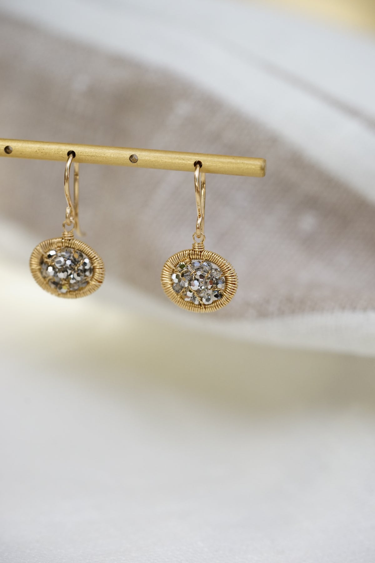 Dana Kellin - Small plat crystal earring with 14k fill wire