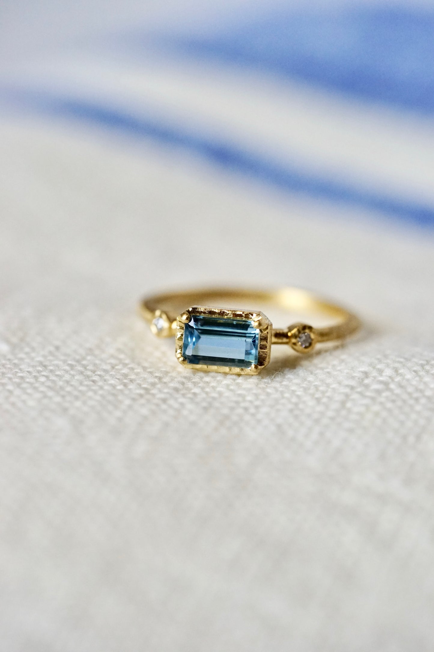 18ky 0.67ct Aqua Muguet Ring with 0.03ct diamonds - size 6.5