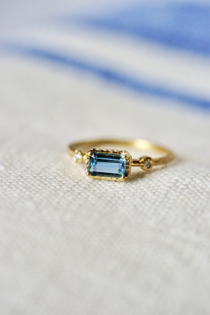 18ky 0.67ct Aqua Muguet Ring with 0.03ct diamonds - size 6.5