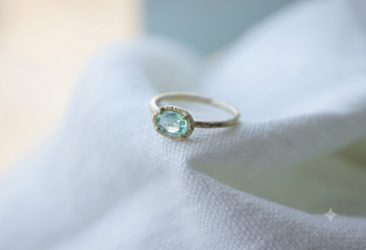Yasuko Azuma - 0.62ct Paraiba tourmaline ring - Size 6.5