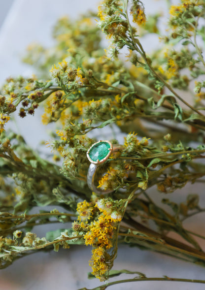 Yasuko Azuma - 0.89ct Emerald ring on sterling silver band in 18ky gold bezel - size 6.5