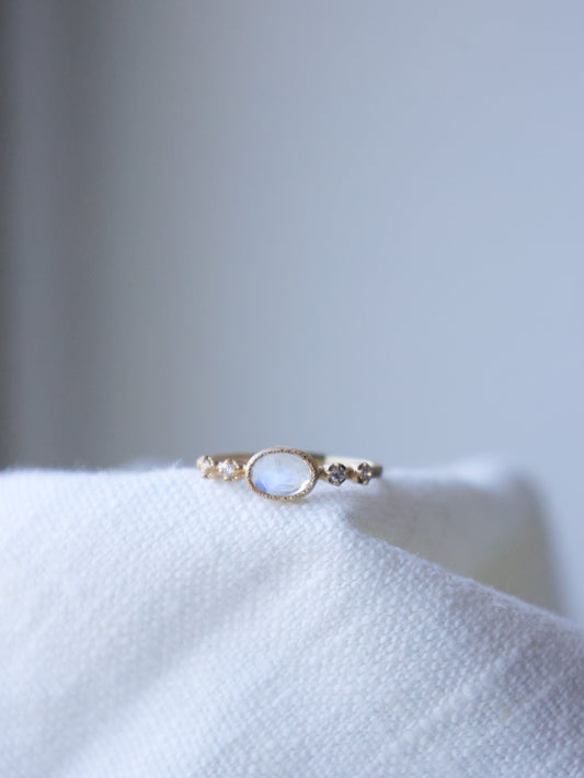 Yasuko Azuma - Small Oval Moonstone Muget Ring - size 6.5
