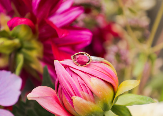 Yasuko Azuma - 1.02ct rose tourmaline on ss hammered band - size 6.5