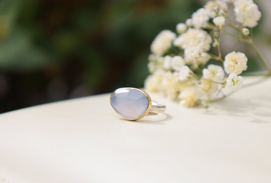 6.66ct Chalcedony nestle ring w/14k bezel and sterling band - size 7.75