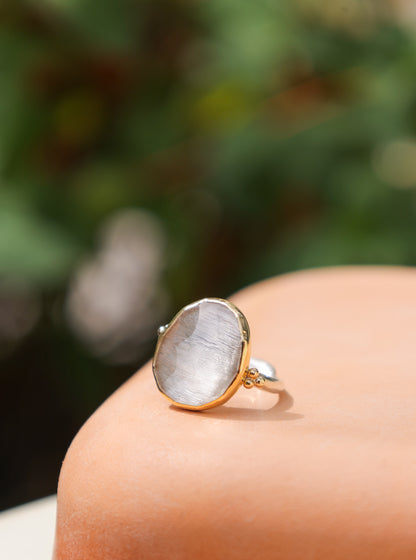 Clear 8.67ct Quartz ring w/ 14k bezel and sterling seagrass band - size 7.5