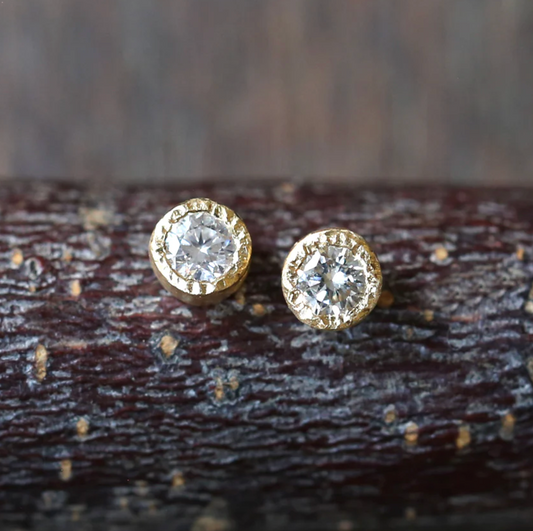 Yasuko Azuma - 3mm diamond studs in 18k gold