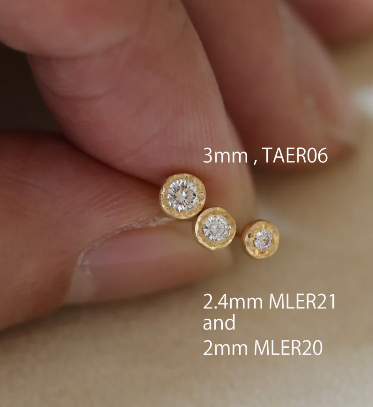 Yasuko Azuma - 3mm diamond studs in 18k gold