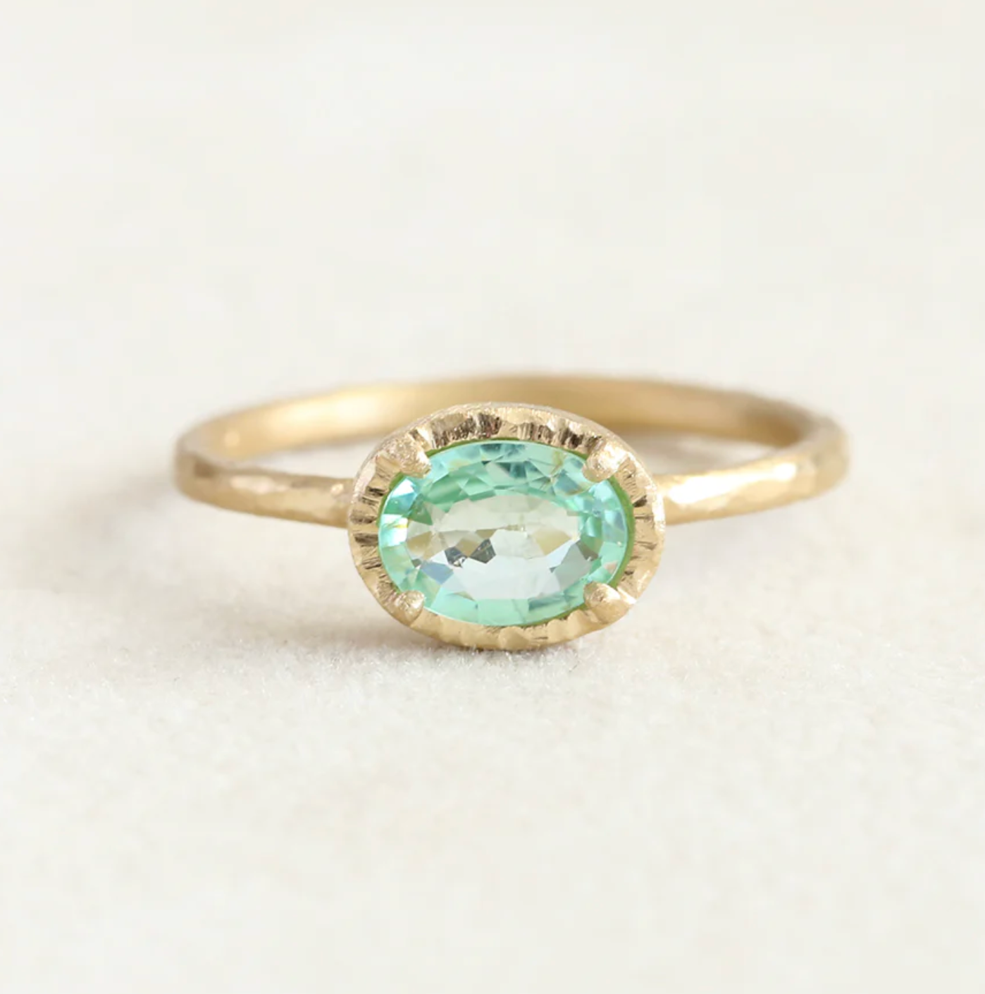 Yasuko Azuma - 0.62ct Paraiba tourmaline ring - Size 6.5