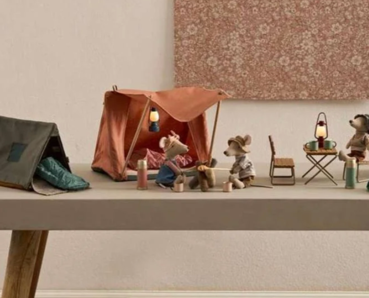Happy camper tent, Mouse