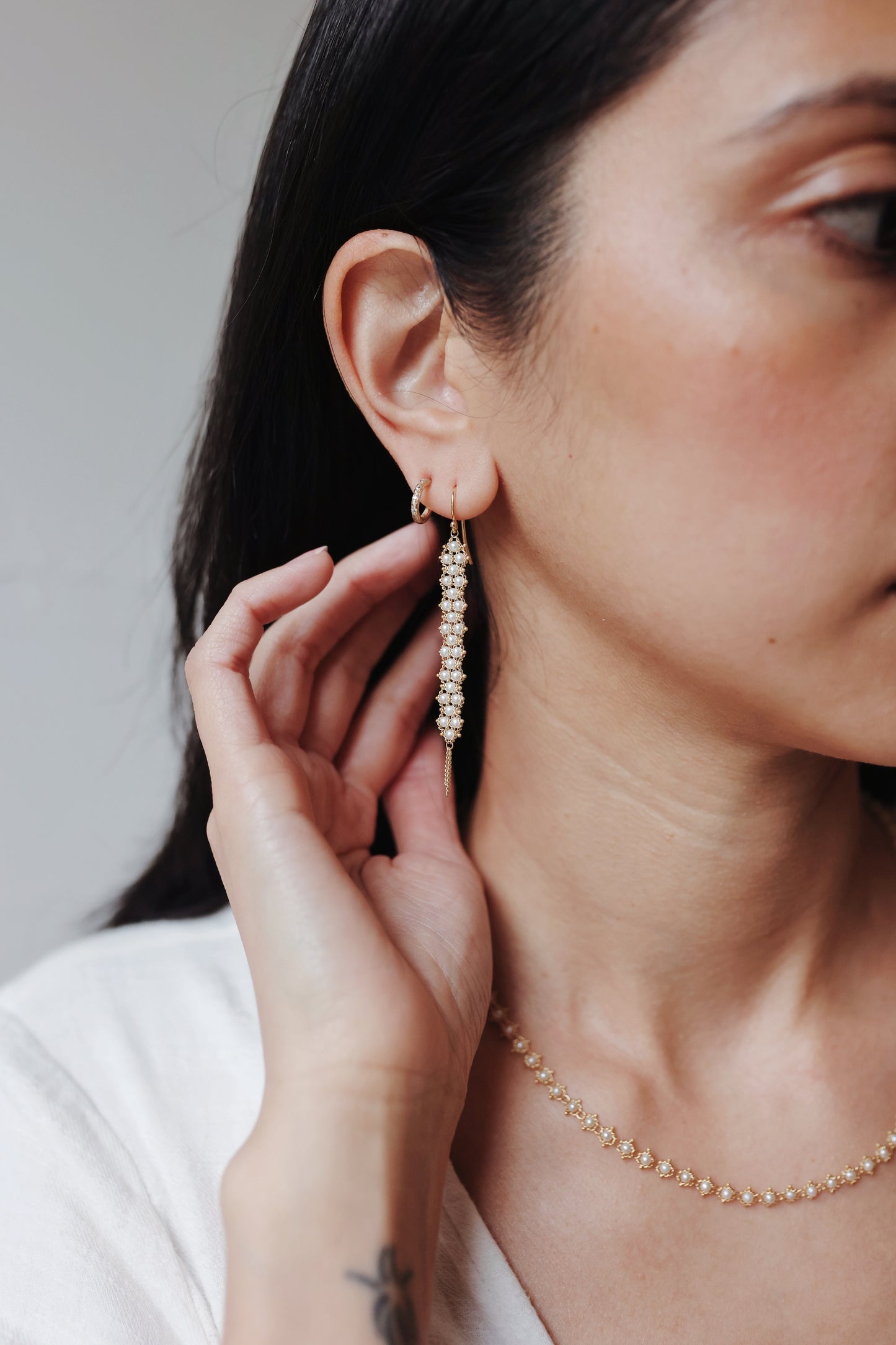 Amáli - Long Textile Freshwater Pearl Earrings
