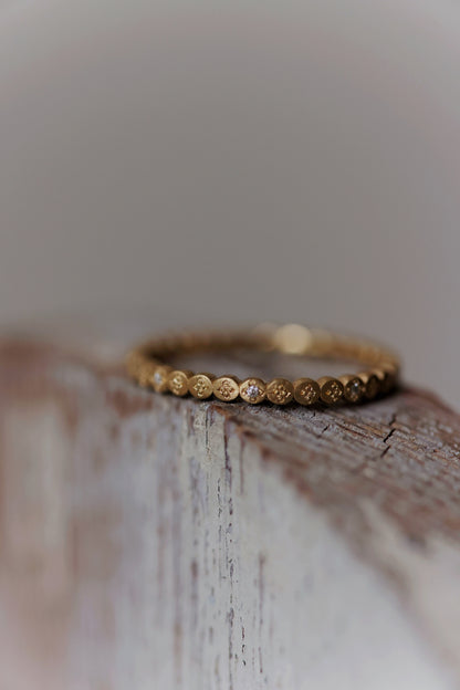 Adel Chefridi - Thin River Rocks Band Ring