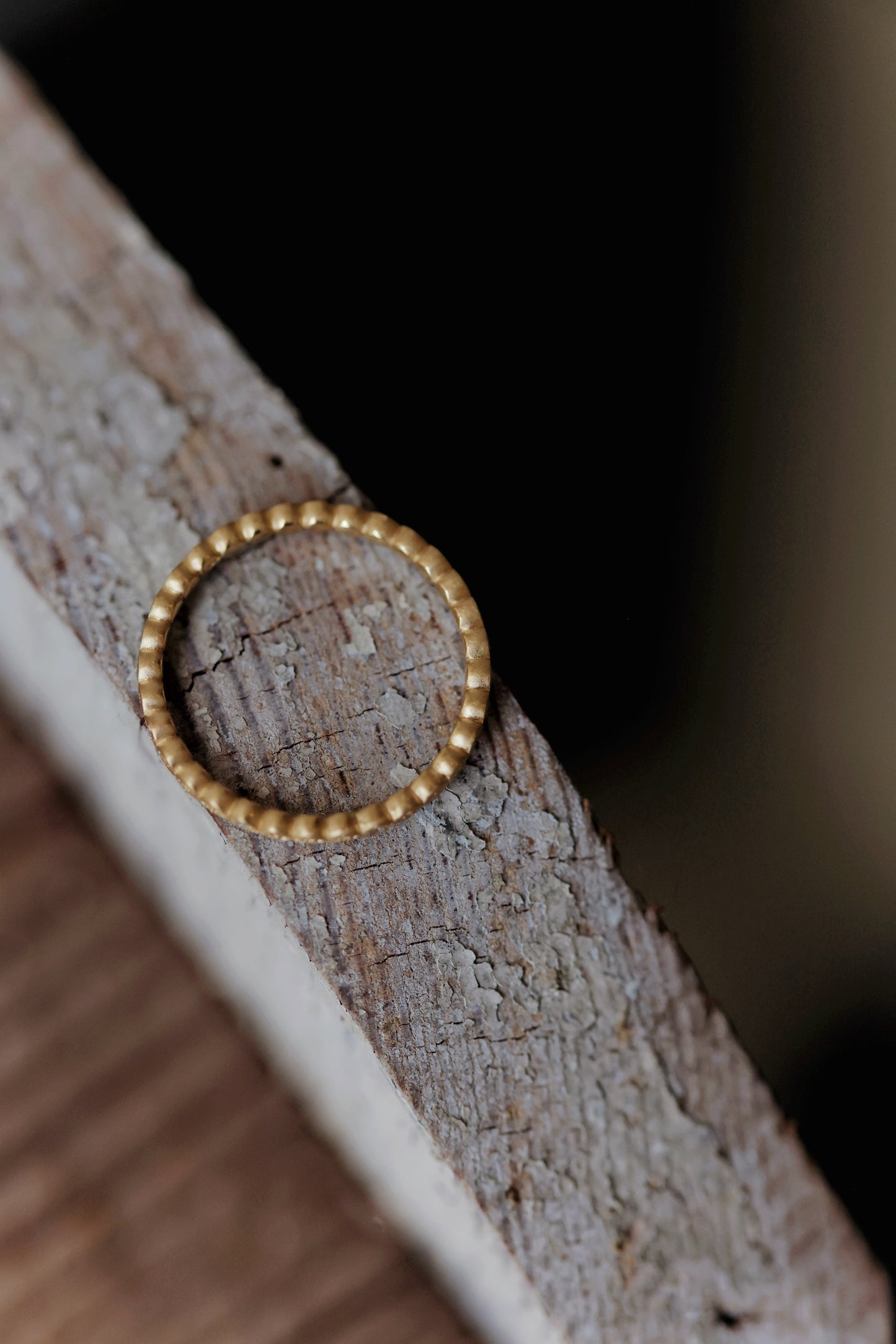 Adel Chefridi - Thin River Rocks Band Ring