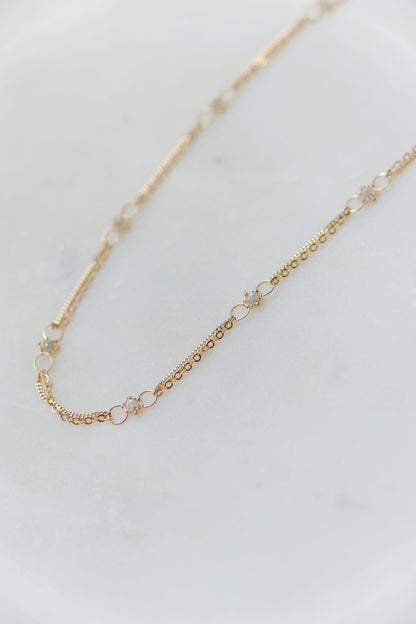 Amáli - Whisper Chain Necklace with Silver Diamonds