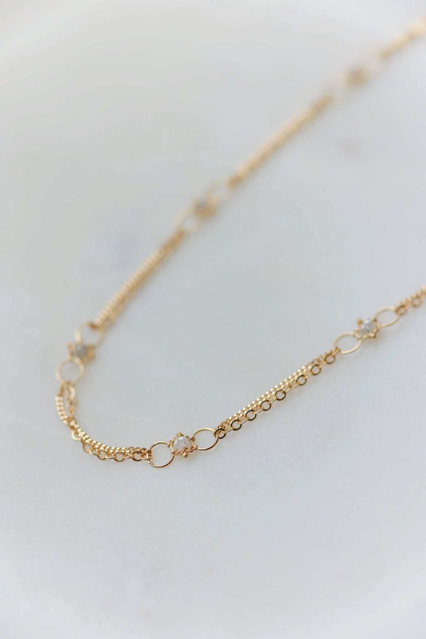 Amáli - Whisper Chain Necklace with Silver Diamonds