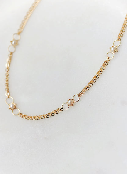 Amáli - Whisper Chain Freshwater Pearl Necklace