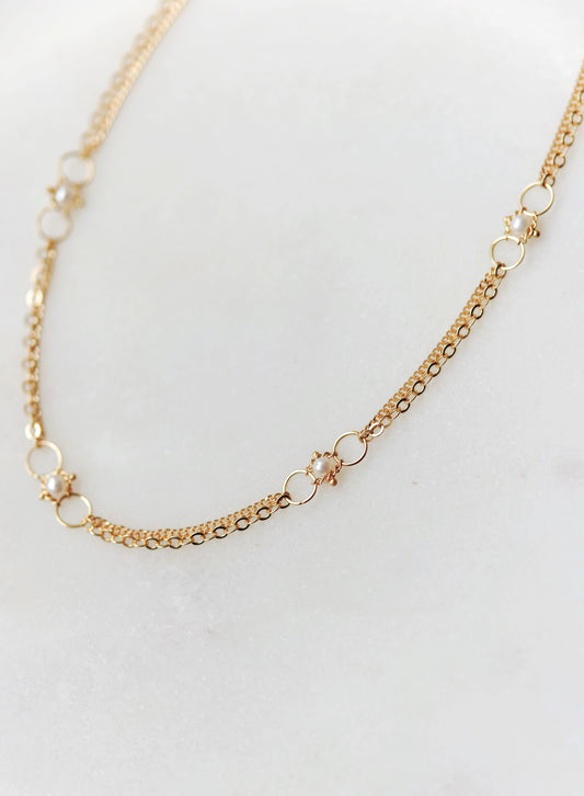 Amáli - Whisper Chain Freshwater Pearl Necklace