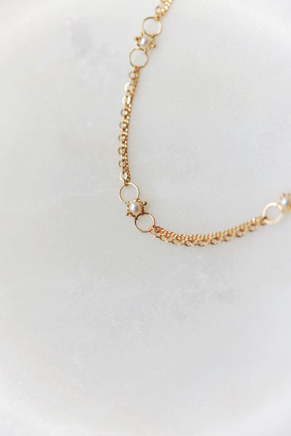 Amáli - Whisper Chain Freshwater Pearl Necklace