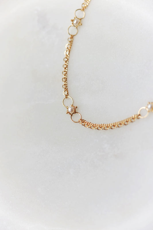 Amáli - Whisper Chain Freshwater Pearl Necklace