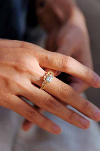 18ky 0.67ct Aqua Muguet Ring with 0.03ct diamonds - size 6.5