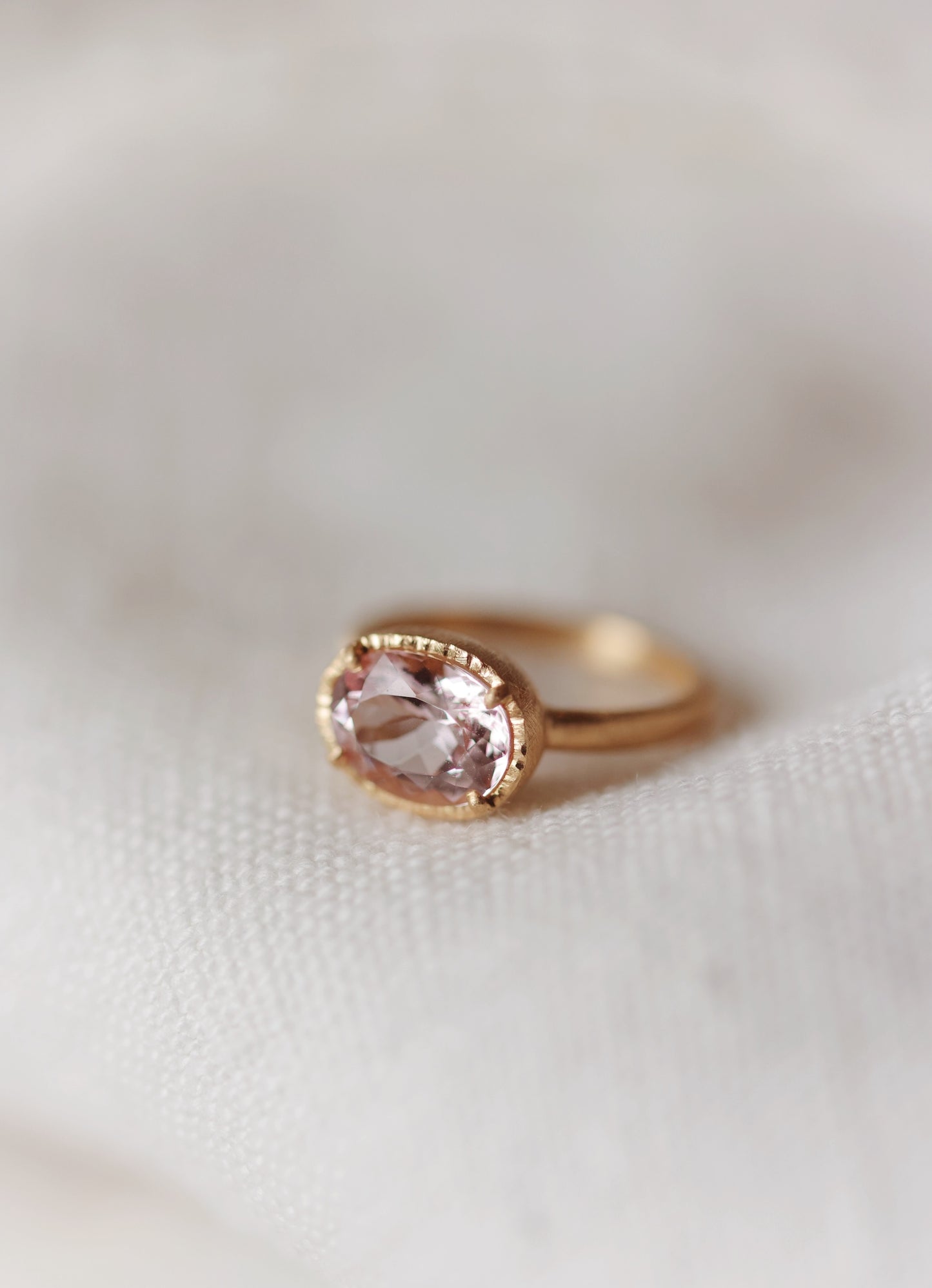 Yasuko Azuma - 18ky 2.37ct Morganite ring - size 6.5