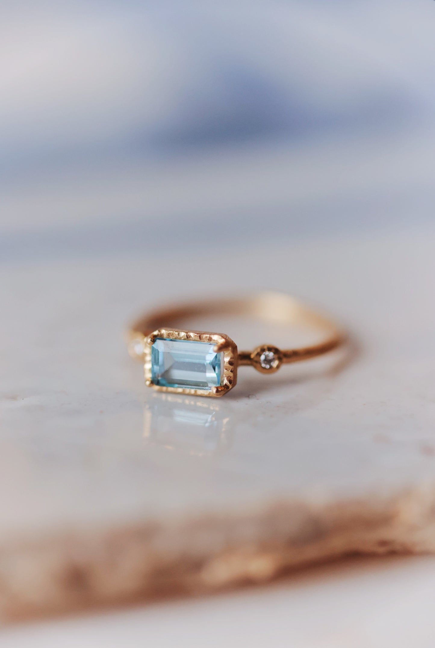 Yasuko Azuma - 0.26ct Aquamarine small w/ satellite diamonds - size 6.5 - 18ky