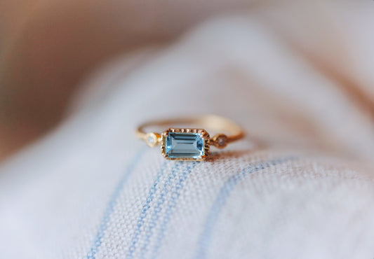 Yasuko Azuma - 0.26ct Aquamarine small w/ satellite diamonds - size 6.5 - 18ky