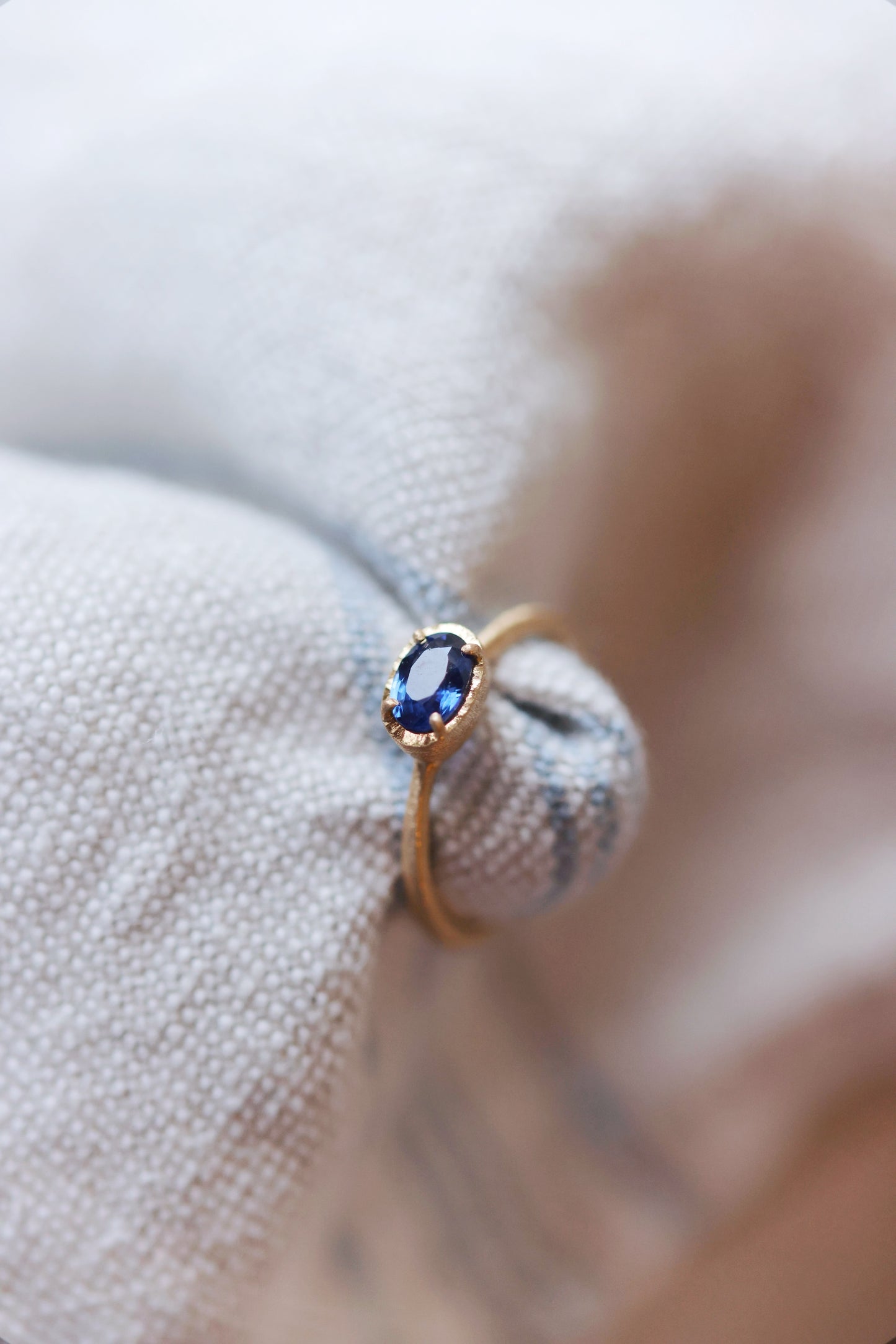 Yasuko Azuma - 18ky, 0.59ct Blue Sapphire ring - size 6.5