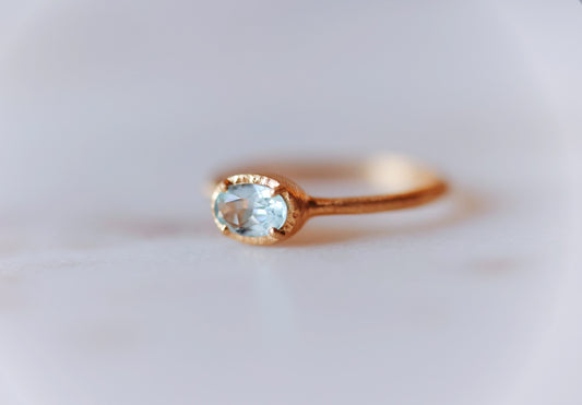 Yasuko Azuma - .5ct Aquamarine, 18ky - size 6.5