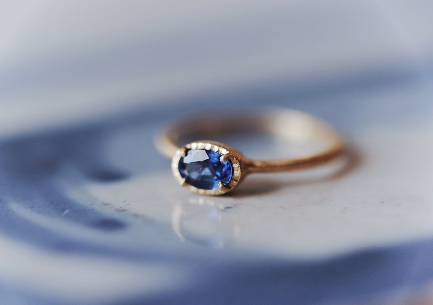 Yasuko Azuma - 18ky, 0.59ct Blue Sapphire ring - size 6.5