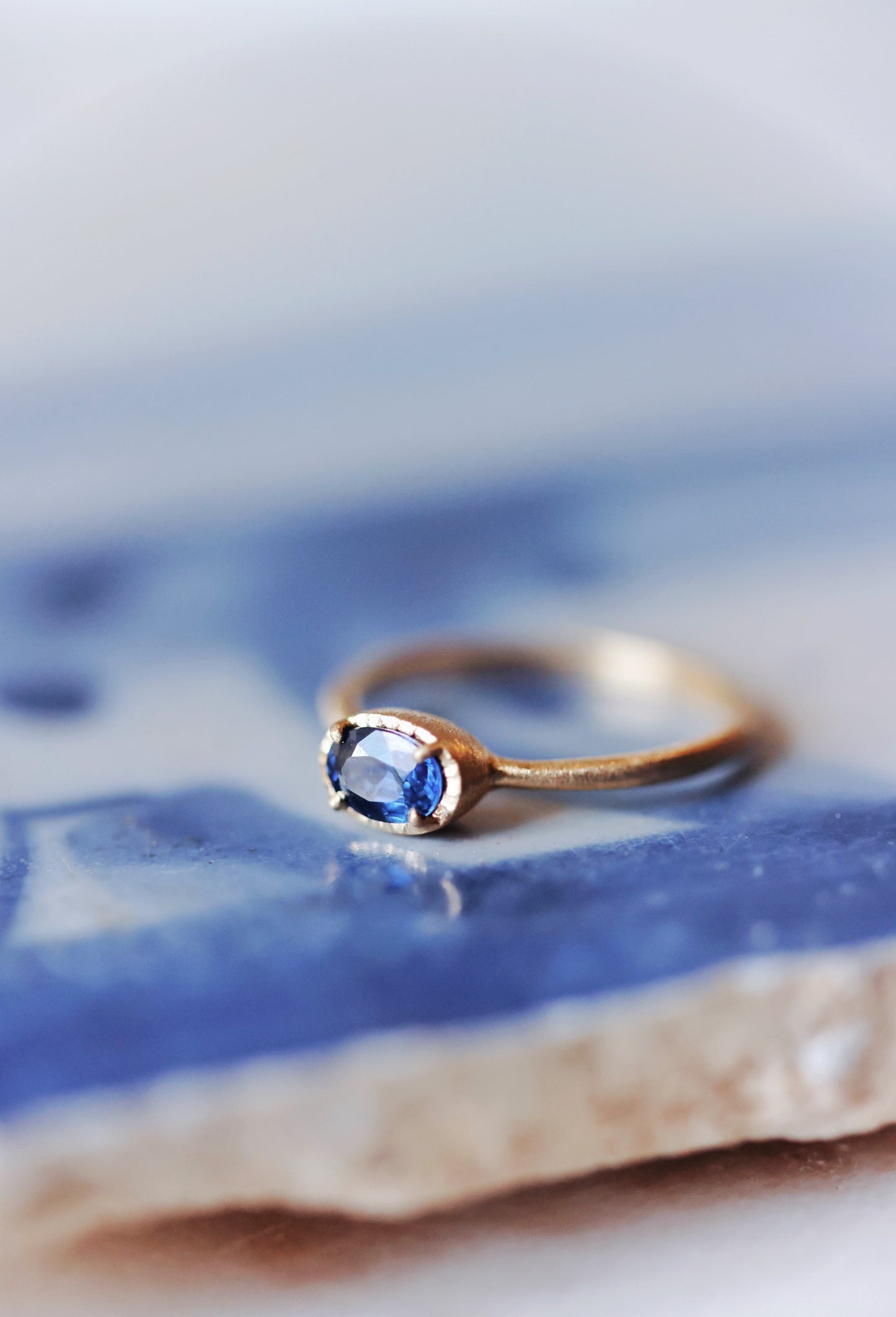 Yasuko Azuma - 18ky, 0.59ct Blue Sapphire ring - size 6.5
