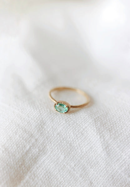 Yasuko Azuma - 18ky, 0.48ct Paraiba tourmaline - size 6.5