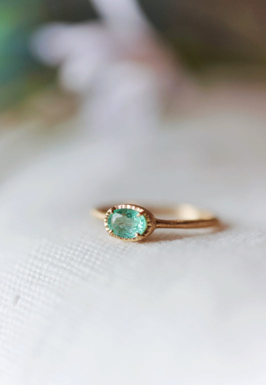 Yasuko Azuma - 18ky, 0.48ct Paraiba tourmaline - size 6.5