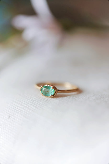 Yasuko Azuma - 18ky, 0.48ct Paraiba tourmaline - size 6.5