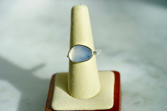 6.66ct Chalcedony nestle ring w/14k bezel and sterling band - size 7.75