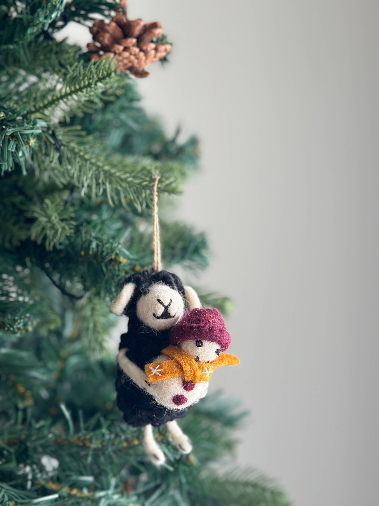 Felt Sheep Ornament Set – Holiday Holding Collection