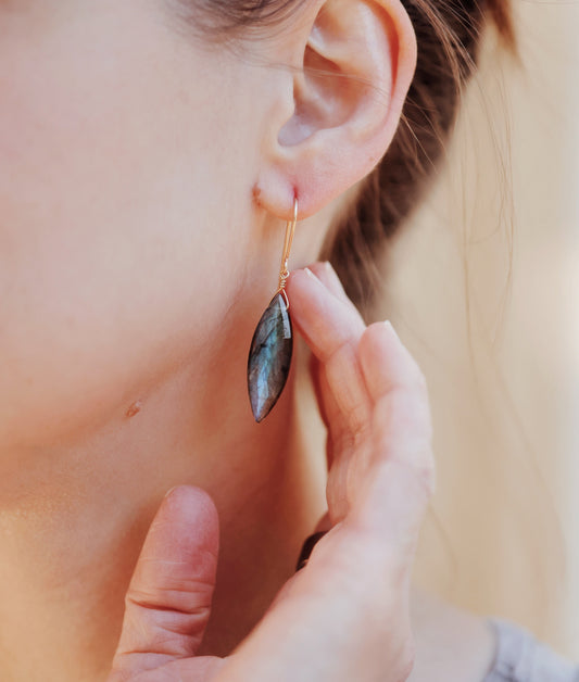 Rock Stella - Labradorite medium marquise on hammered gold-fill simple wires